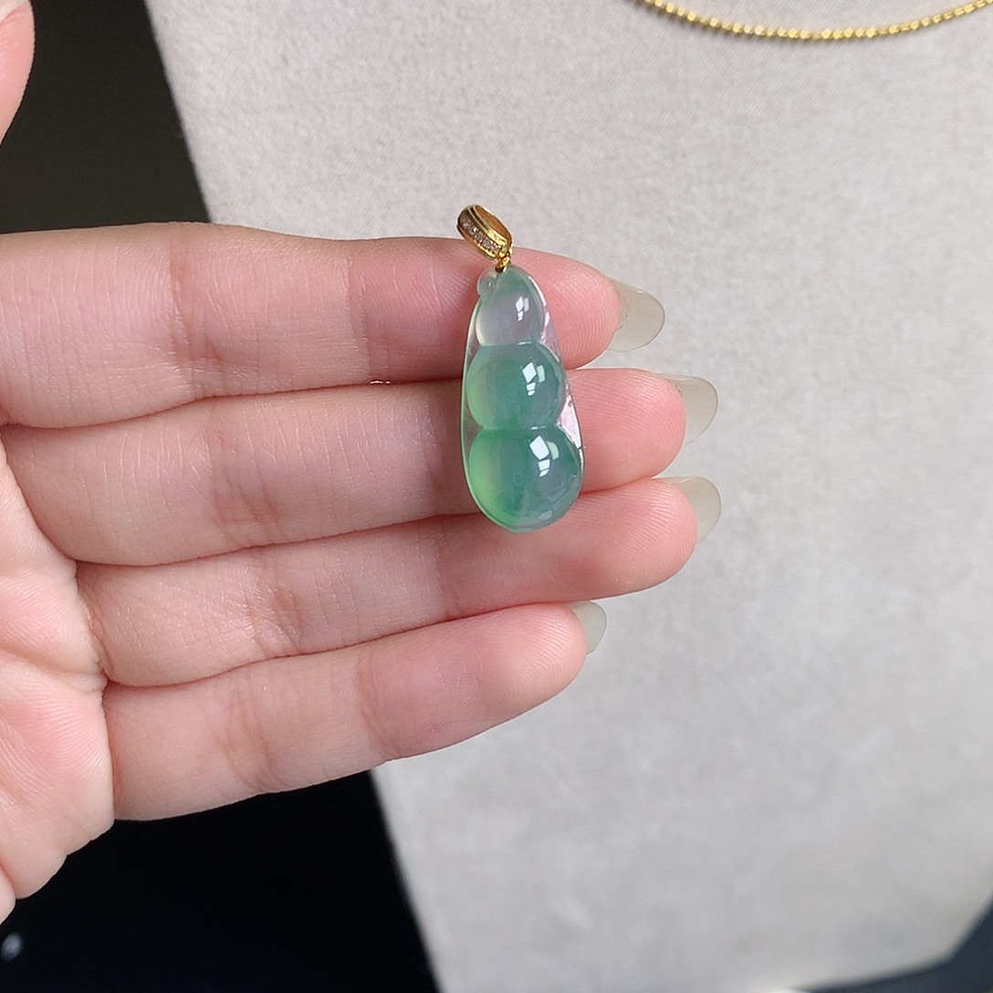 翡翠裸石18K金镶嵌缅甸天然A货翡翠冰种豆子