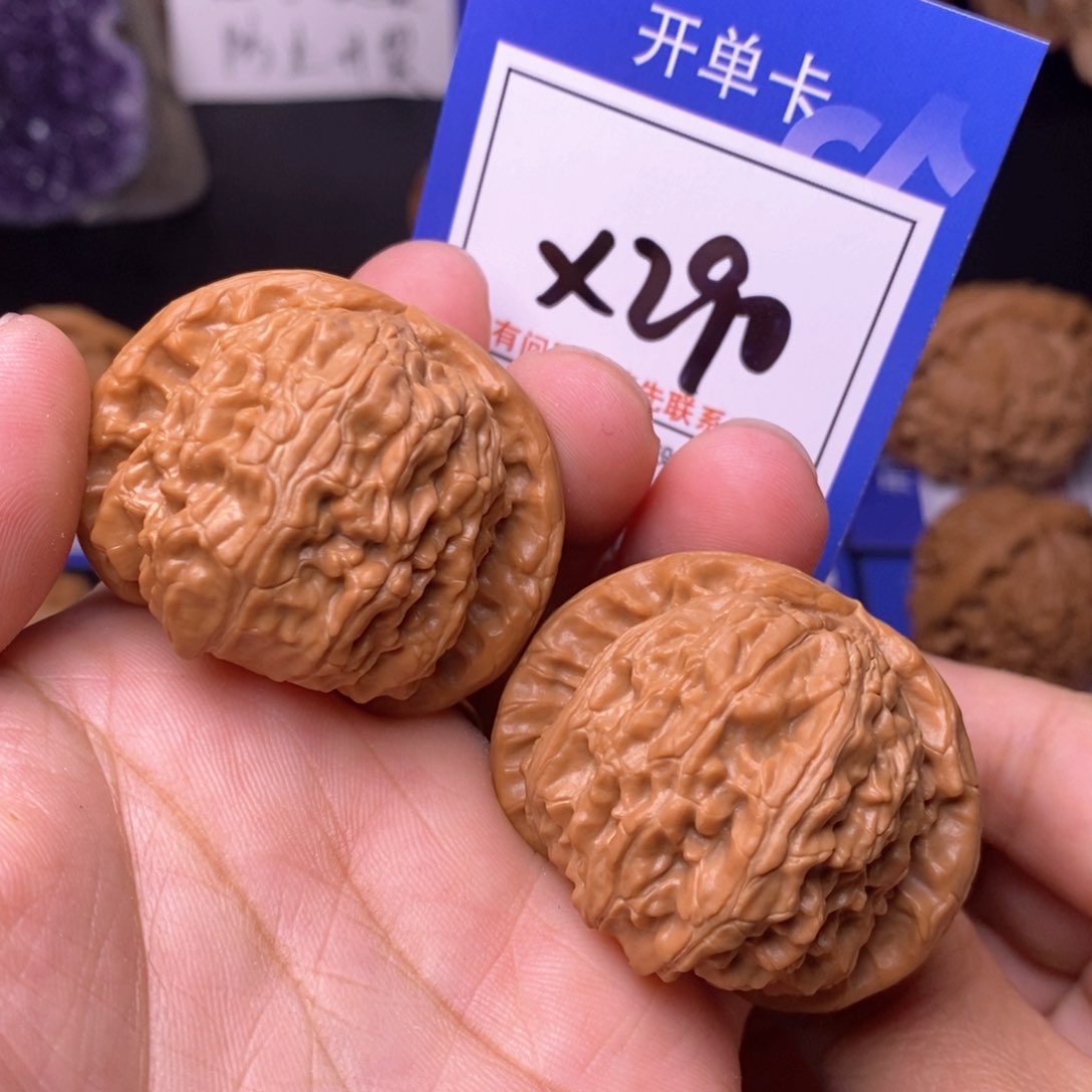 文玩核桃把件好**的44白狮子x290