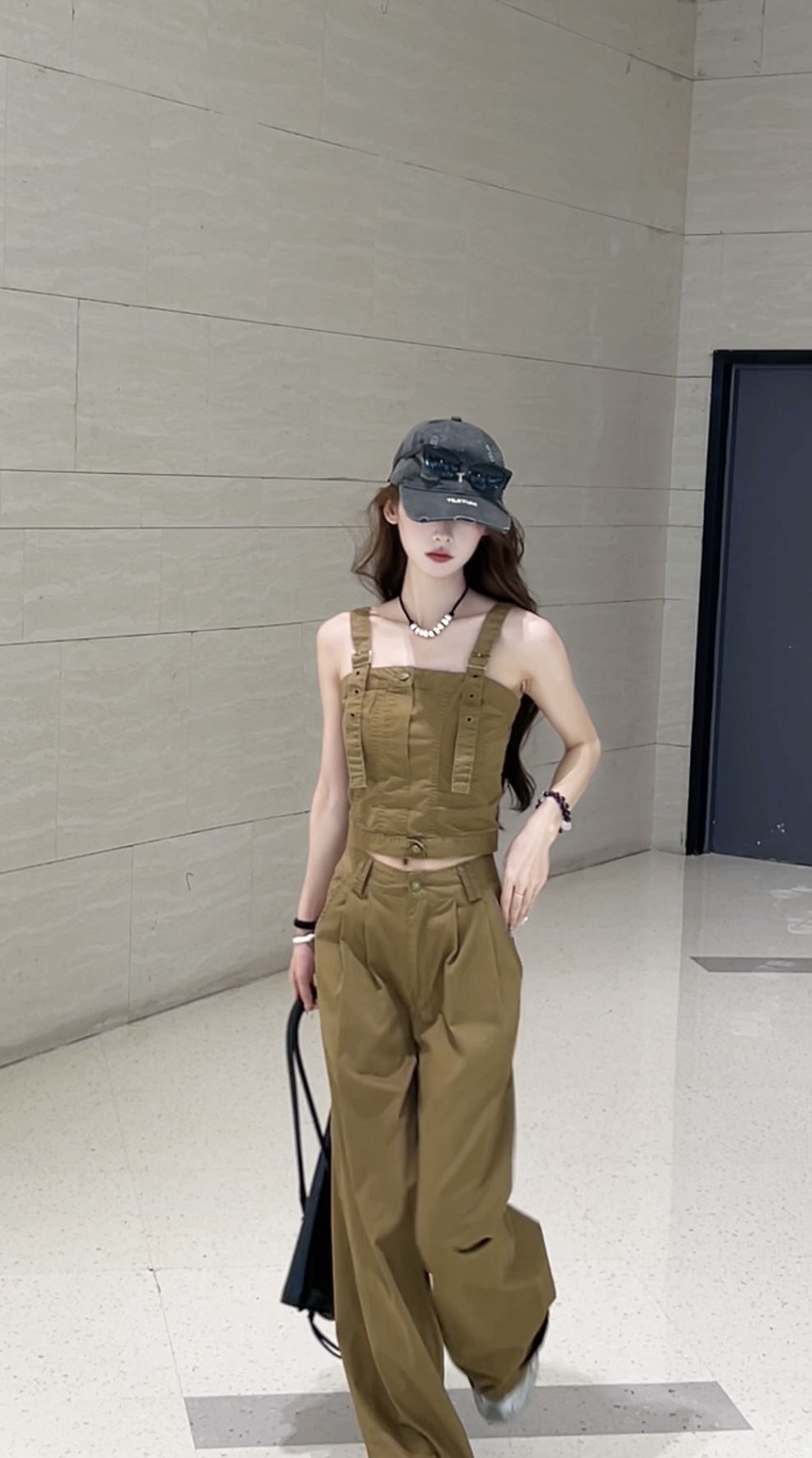 夏季新款时尚气质设计感小众吊带背心+高腰阔腿裤水洗棉工装裤