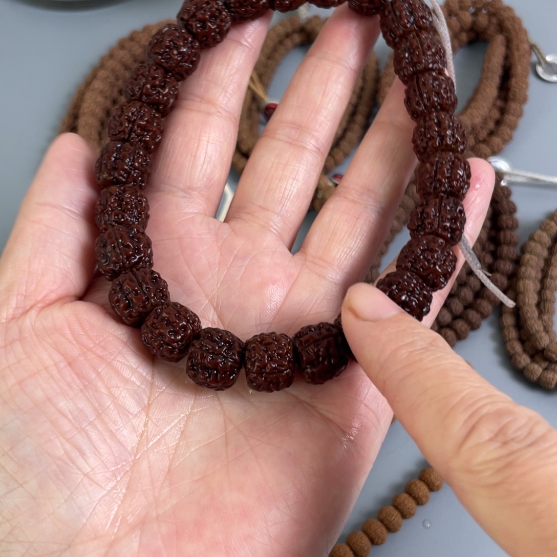 金刚菩提吊坠藏切盘龙手串