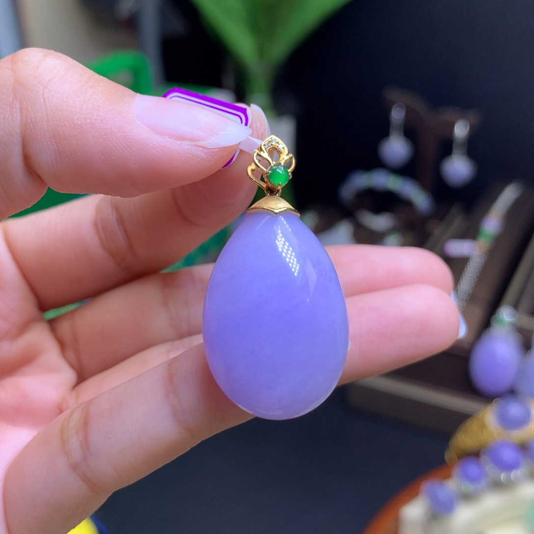 翡翠颈饰18K金镶嵌天然