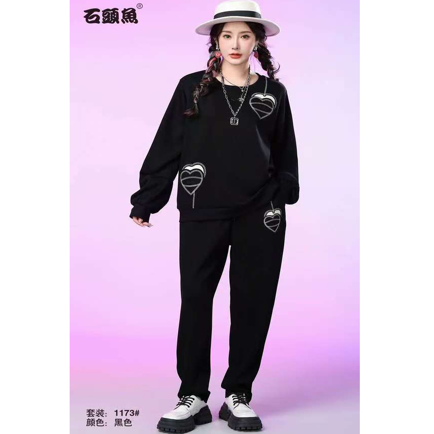 石头鱼秋冬新款女装休闲长袖爱心黑色女士套装两件套1173