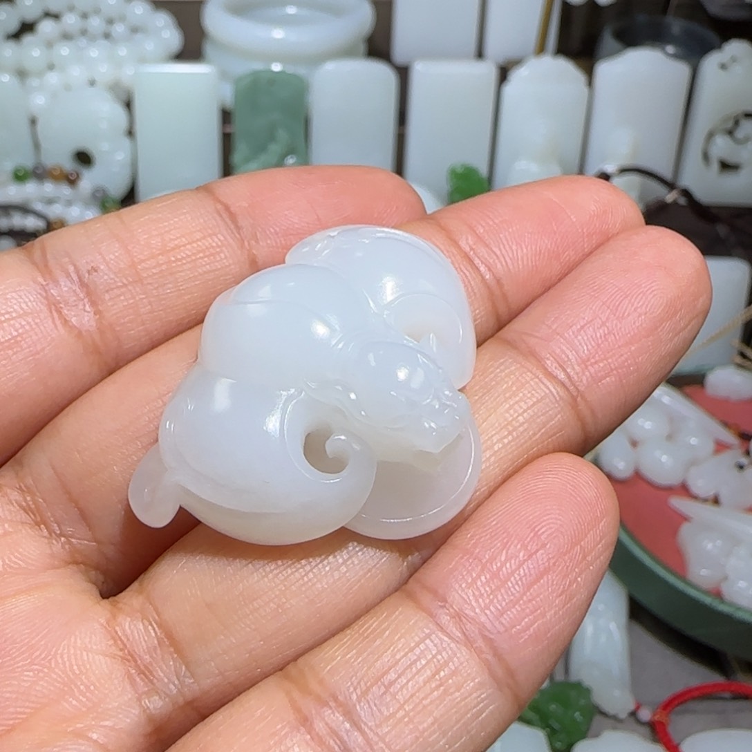 和田玉颈饰未镶嵌安*主