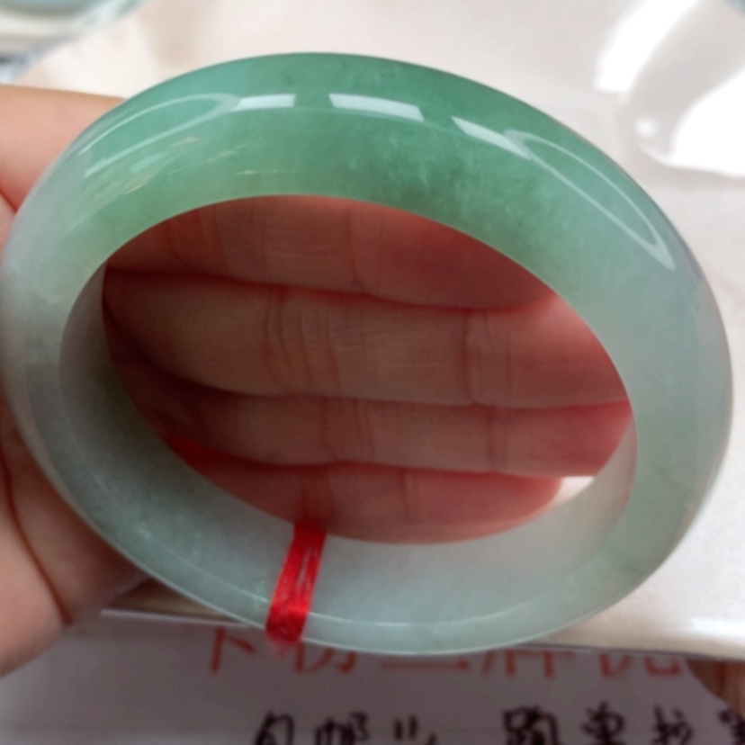 【闪购商品】翡翠手镯未镶嵌冰种油绿宽版手镯5657圈30号