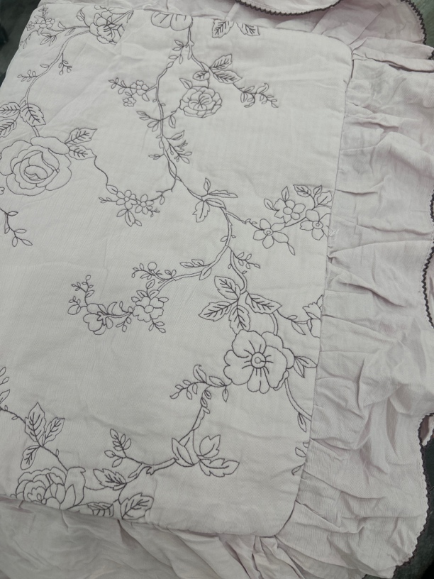 外贸全棉水洗绣花绗缝枕套