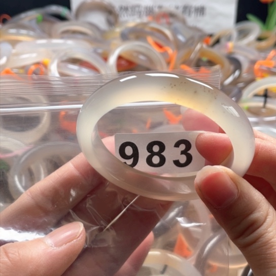 玛瑙/玉髓手镯未镶嵌