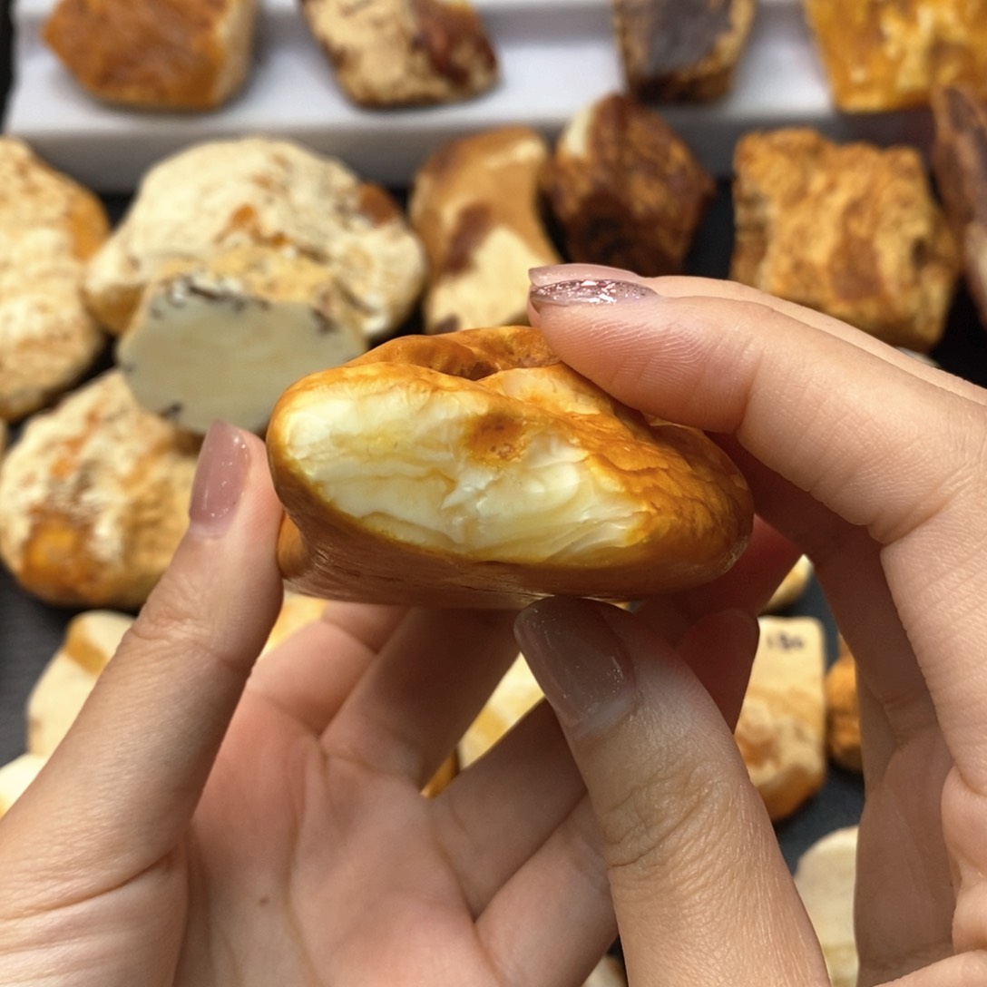 定制琥珀未镶嵌蜜蜡