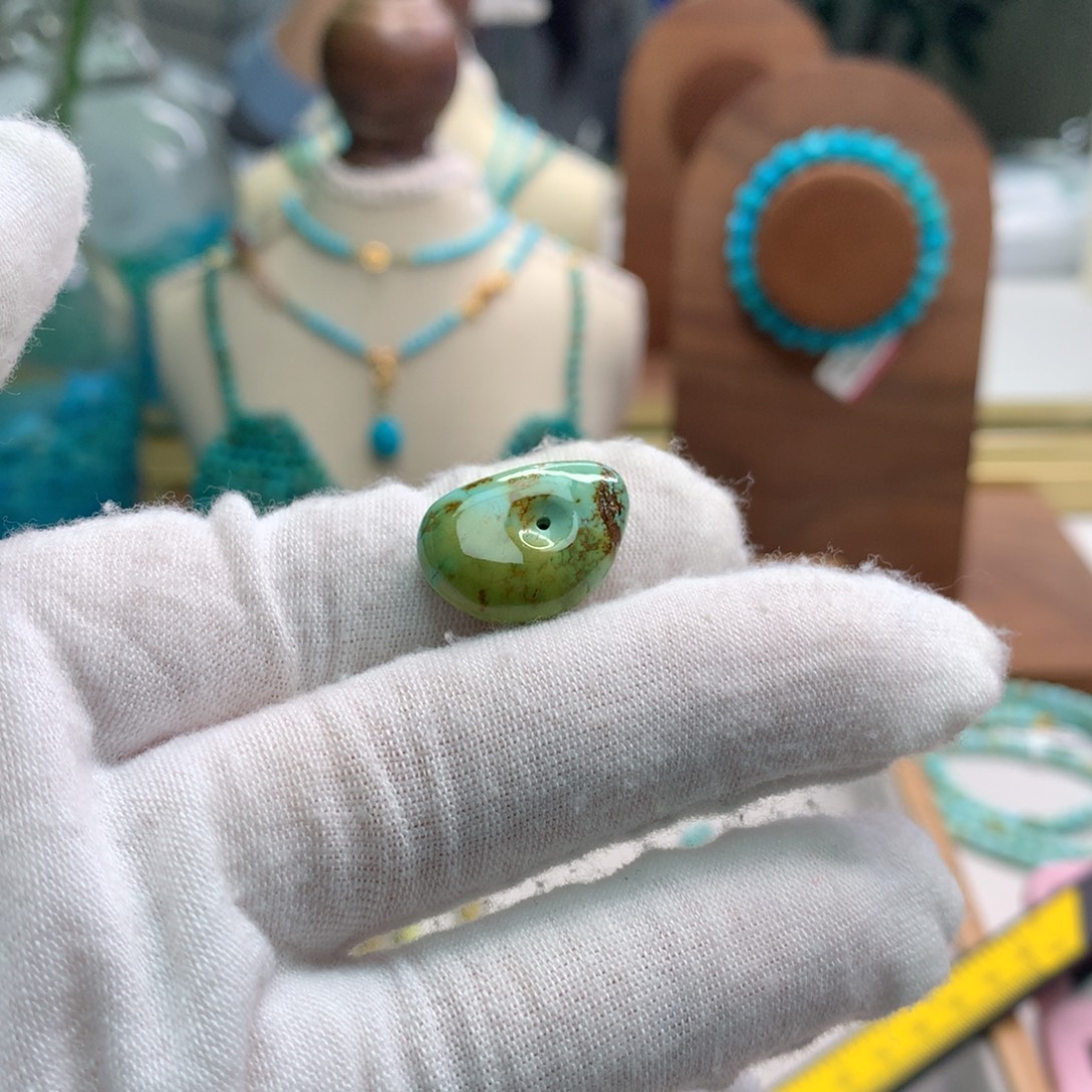 绿松石未镶嵌饰品