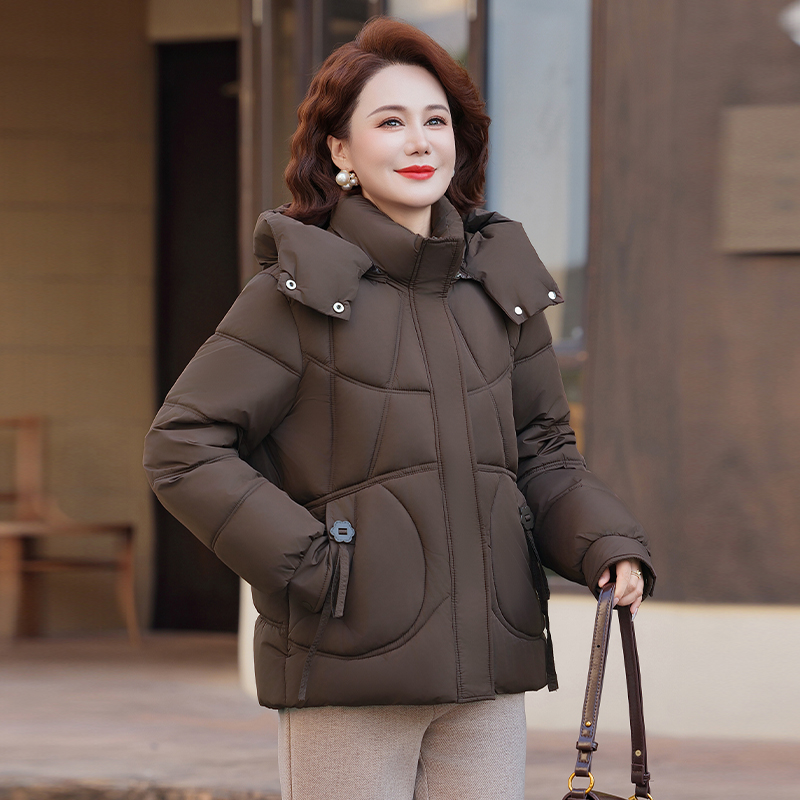 中老年妈妈冬季洋气减龄短款保暖棉服新款中年宽松加厚棉袄外套女