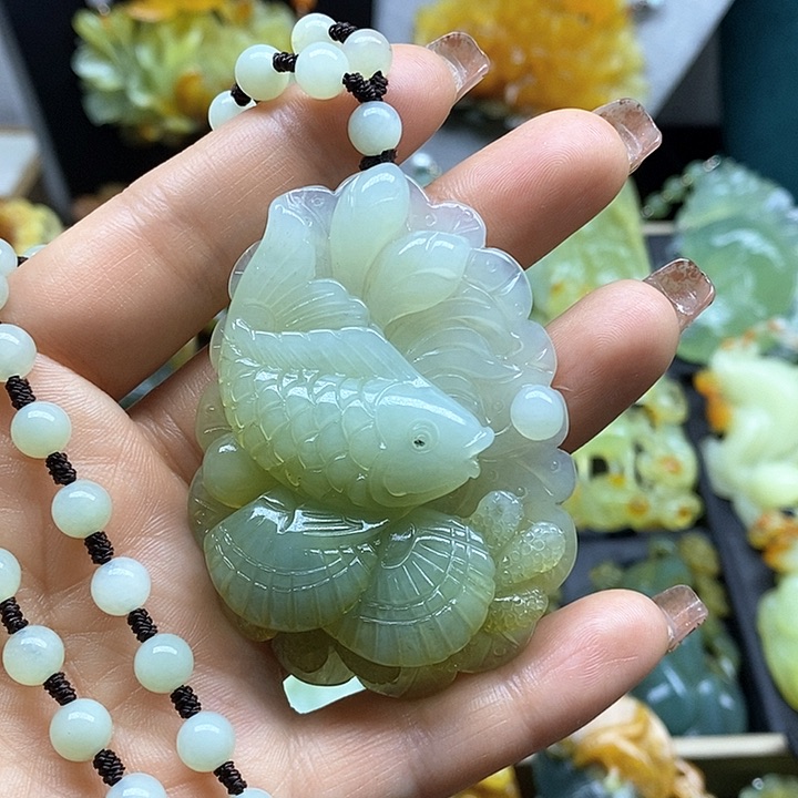 蛇纹石玉挂件未镶嵌