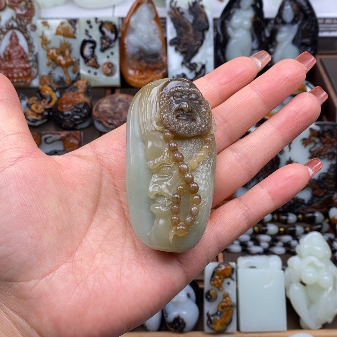 颈饰未镶嵌和田玉