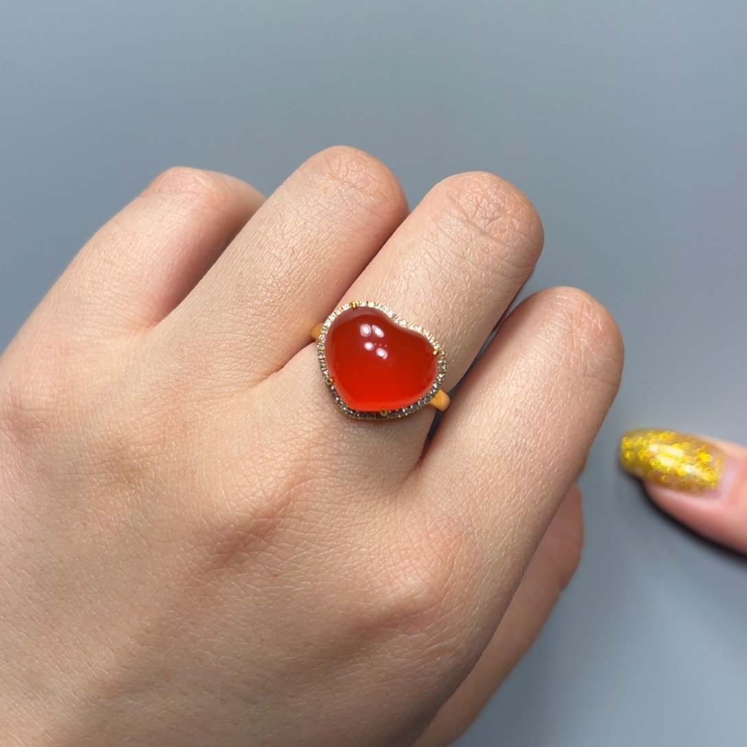 南红玛瑙爱心冰红戒指18K金镶嵌