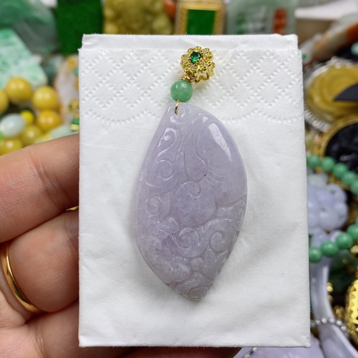 翡翠吊坠(赠链)未镶嵌