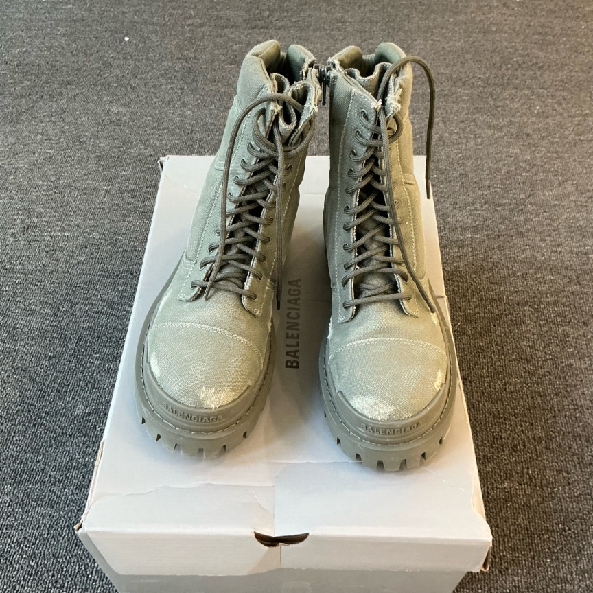 未使用 Balenciaga/巴黎世家 strike破坏做旧军靴 原盒36码/7459