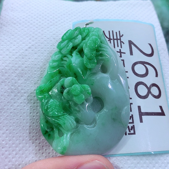 吊坠(不含链)未镶嵌翡翠