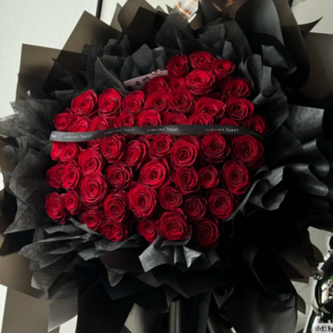52枝A级高原红玫瑰
