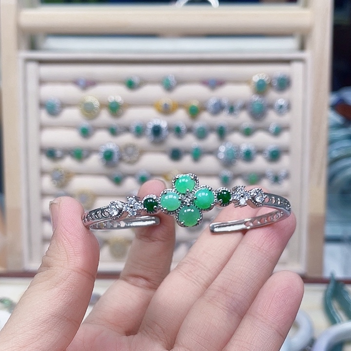 翡翠未镶嵌颈饰天然翡翠