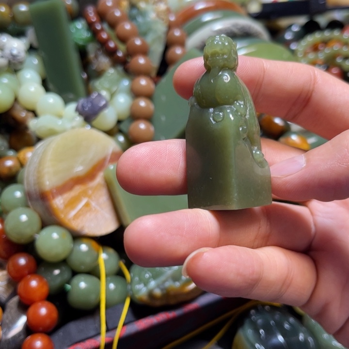 手链未镶嵌岫岩老玉（透闪石质玉）