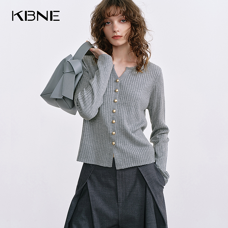 KBNE针织衫女款爆款2025新款复古坑条气质针织衫内搭慵懒风上衣