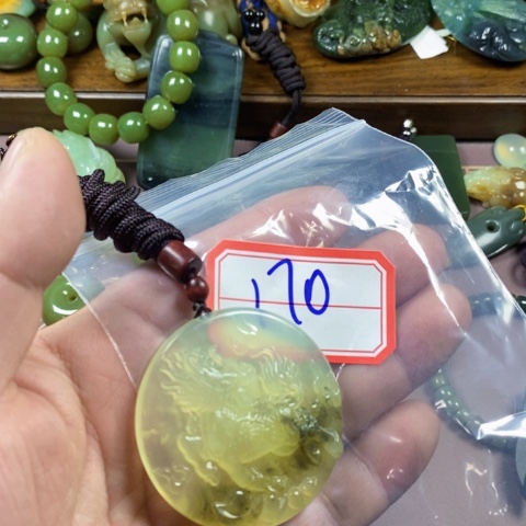 未镶嵌蛇纹石玉颈饰