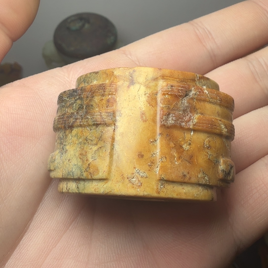 丰***%石英质玉未镶嵌颈饰