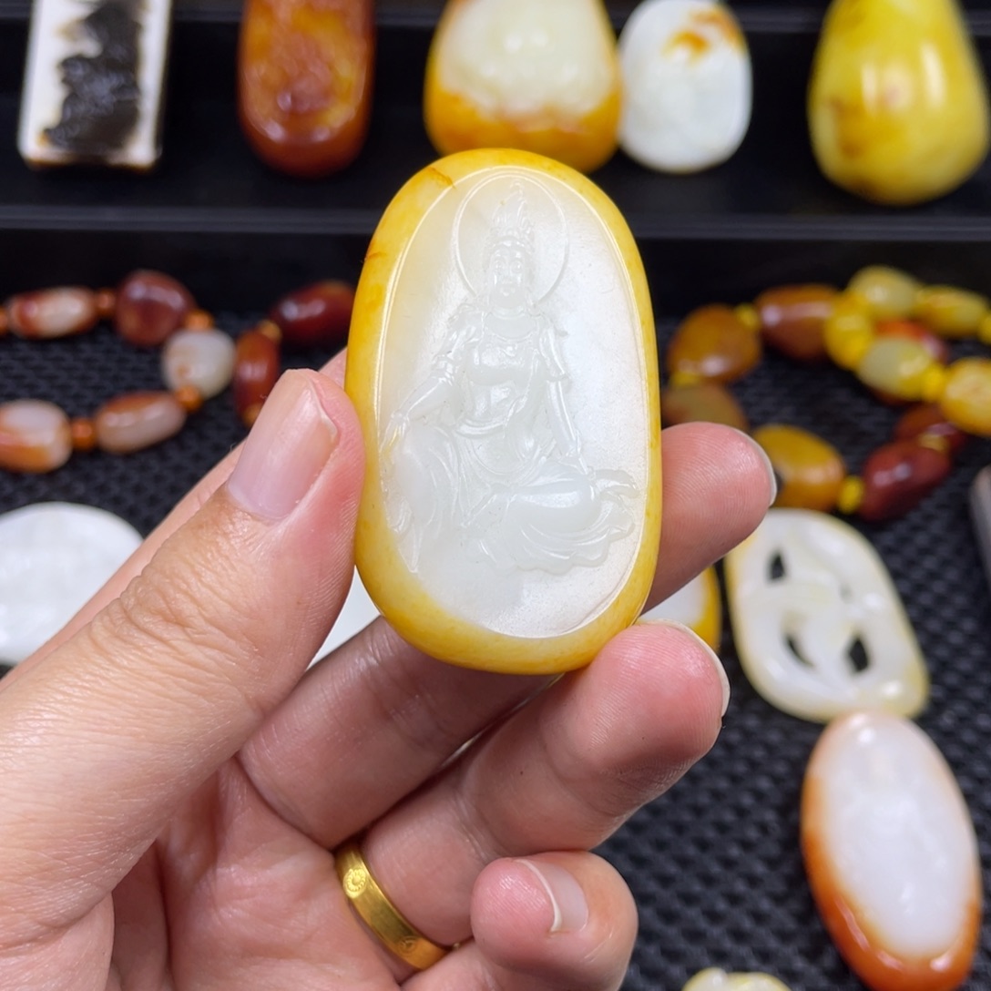 颈饰未镶嵌和田玉