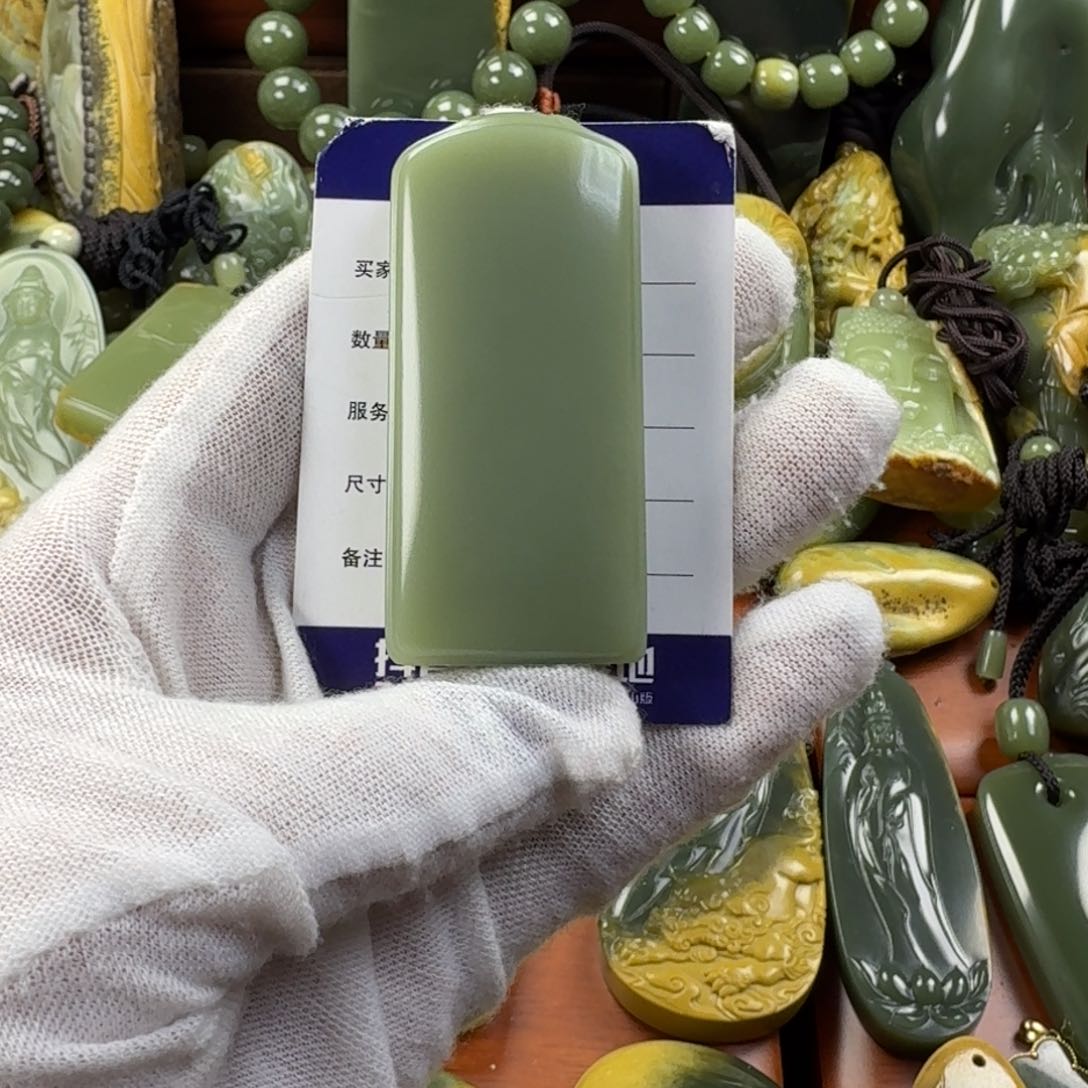 岫岩老玉（透闪石质玉）颈饰未镶嵌单****❉