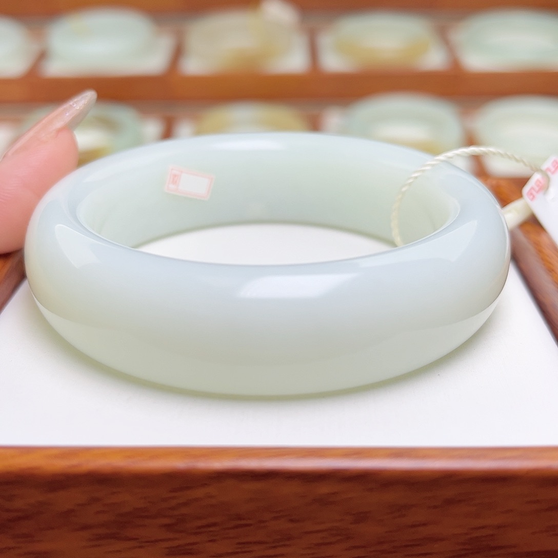 和田玉手镯未镶嵌57