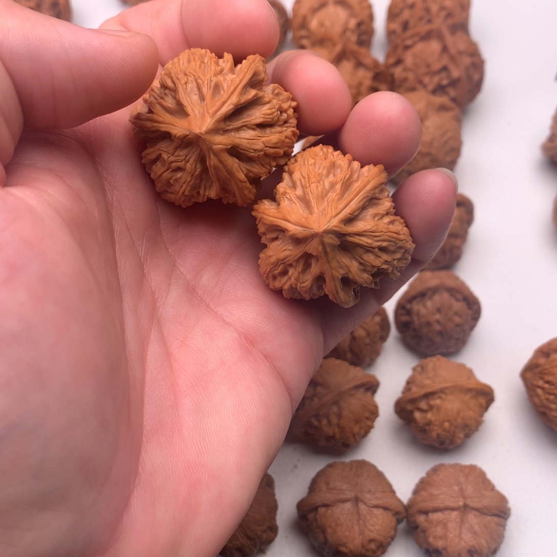 文玩核桃把件三棱