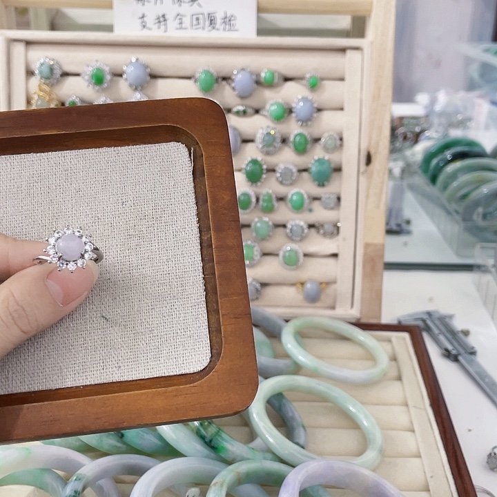 翡翠未镶嵌颈饰天然翡翠Ａ货