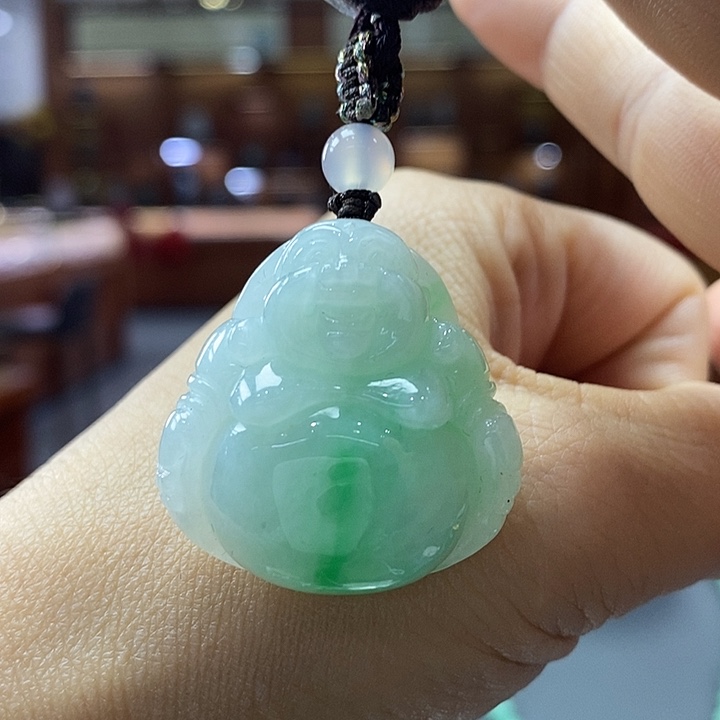 翡翠未镶嵌颈饰佛公
