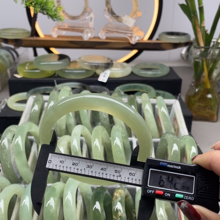 蛇纹石玉手镯未镶嵌133
