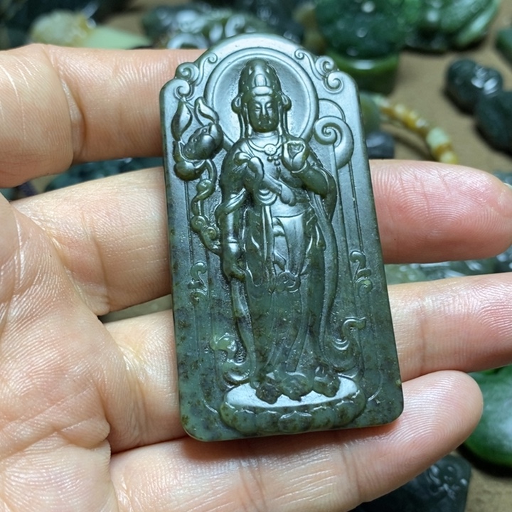 和田玉未镶嵌颈饰