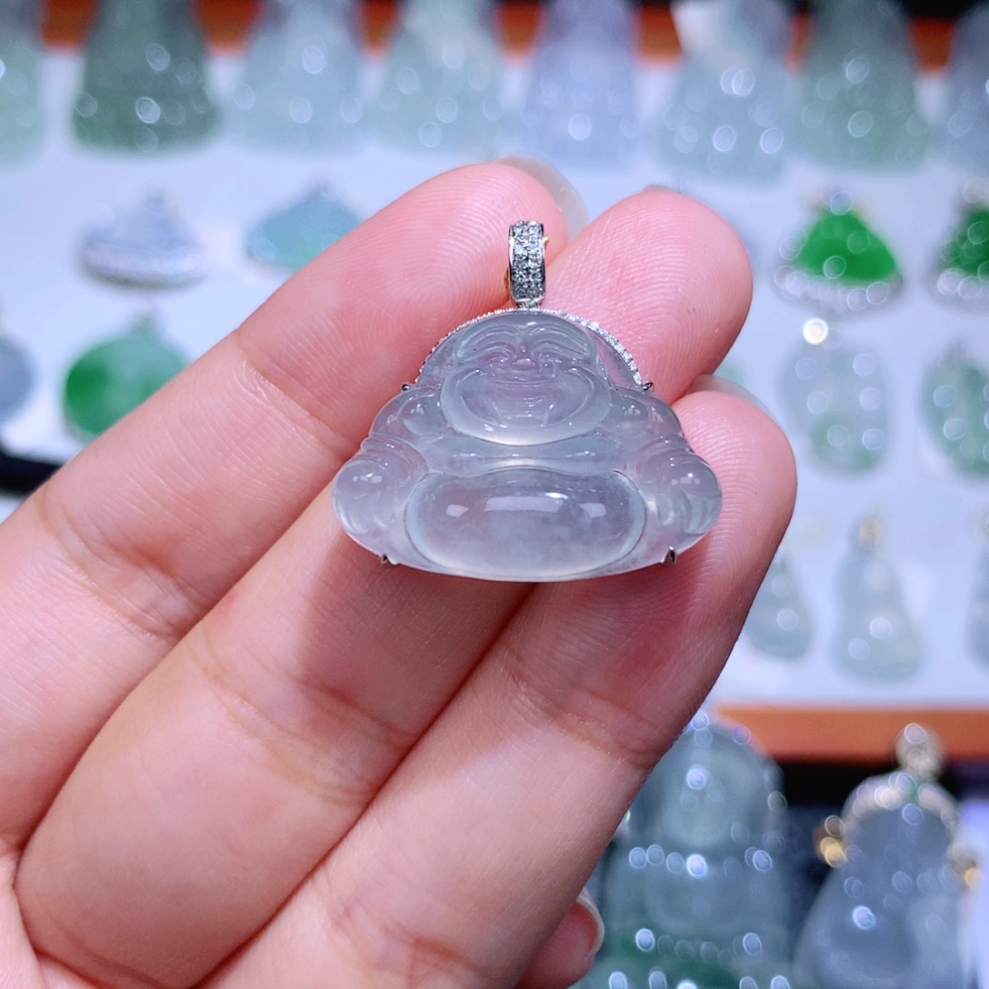 颈饰18K金镶嵌翡翠佛公