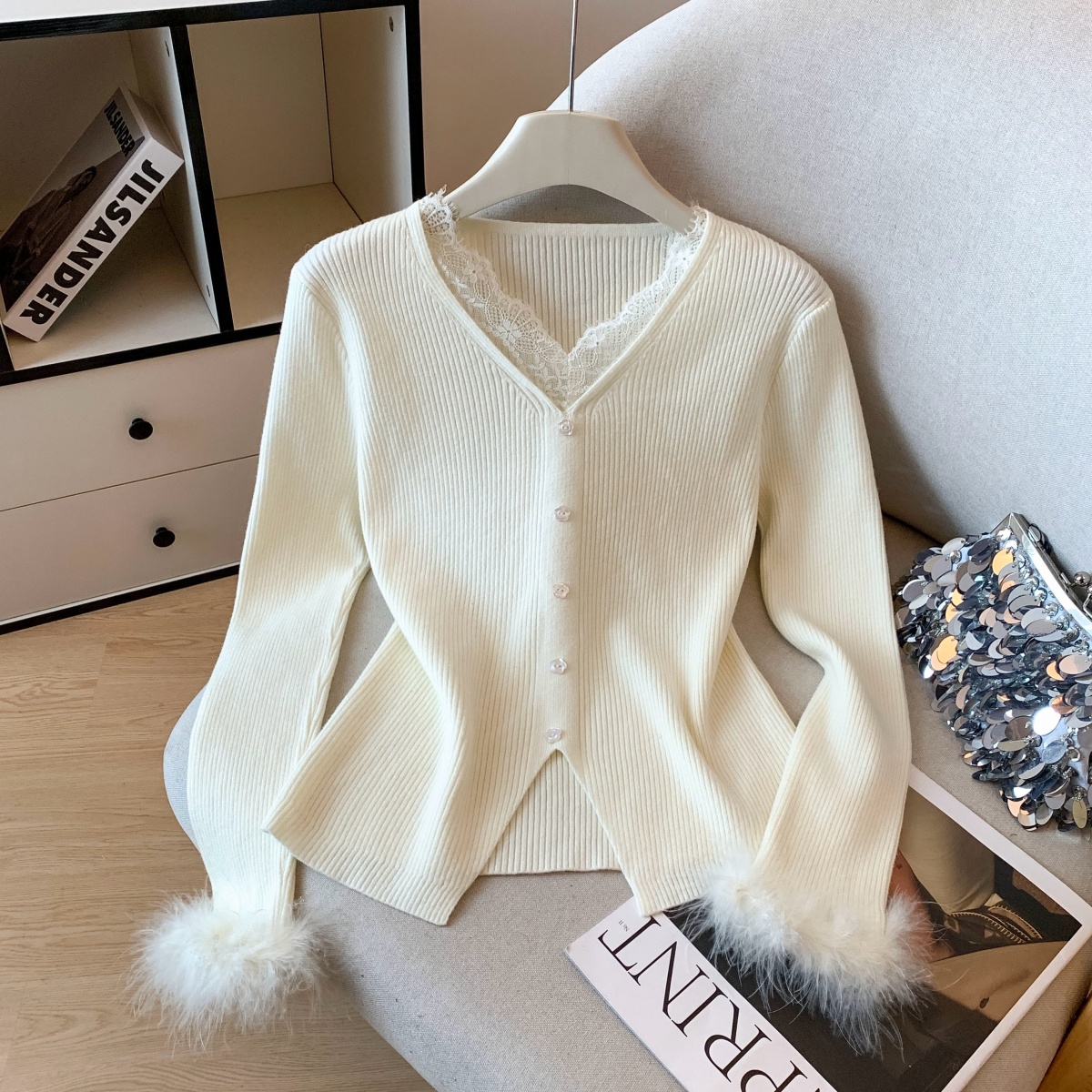 法式软糯温柔风针织衫女新款气质蕾丝花边拼接毛衣毛毛袖上衣