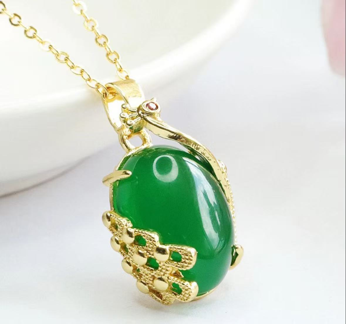 （菲菲甄选）孔雀吊坠挂饰玉髓合金镶嵌赠链