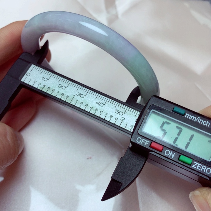 翡翠手镯未镶嵌手镯