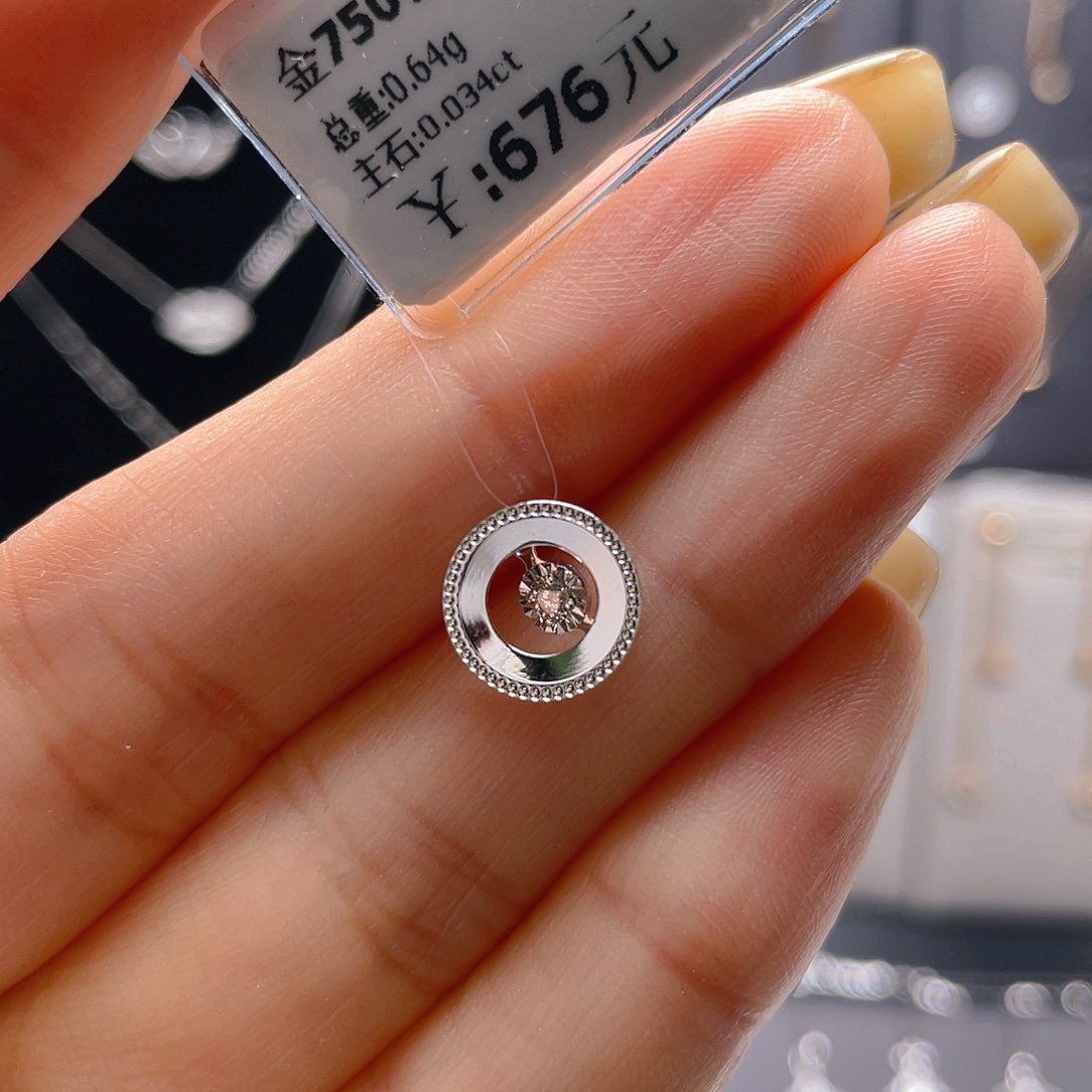 吊坠(不含链)钻石18K金镶嵌吊坠