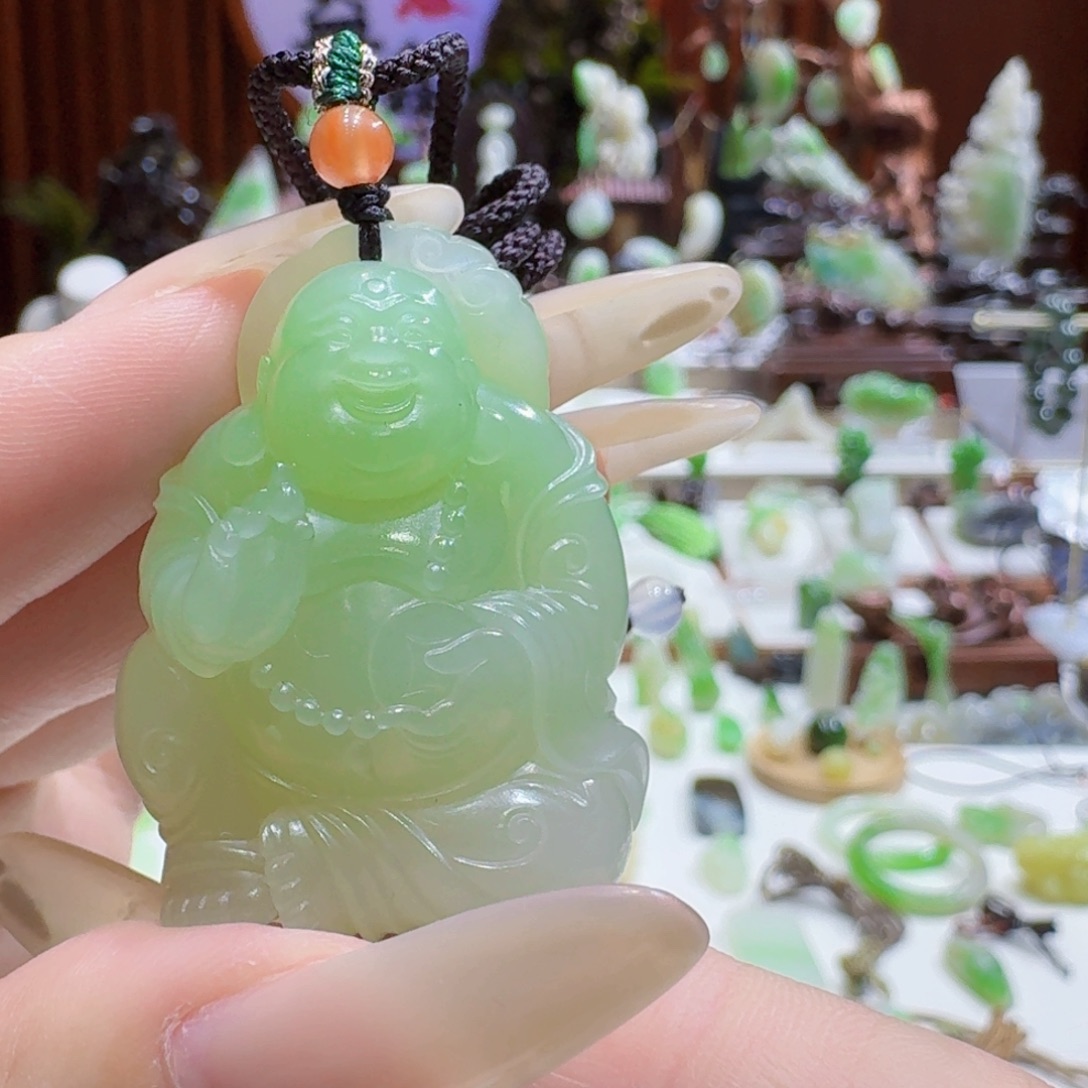 和田玉（翠青玉）未镶嵌挂件翠青佛
