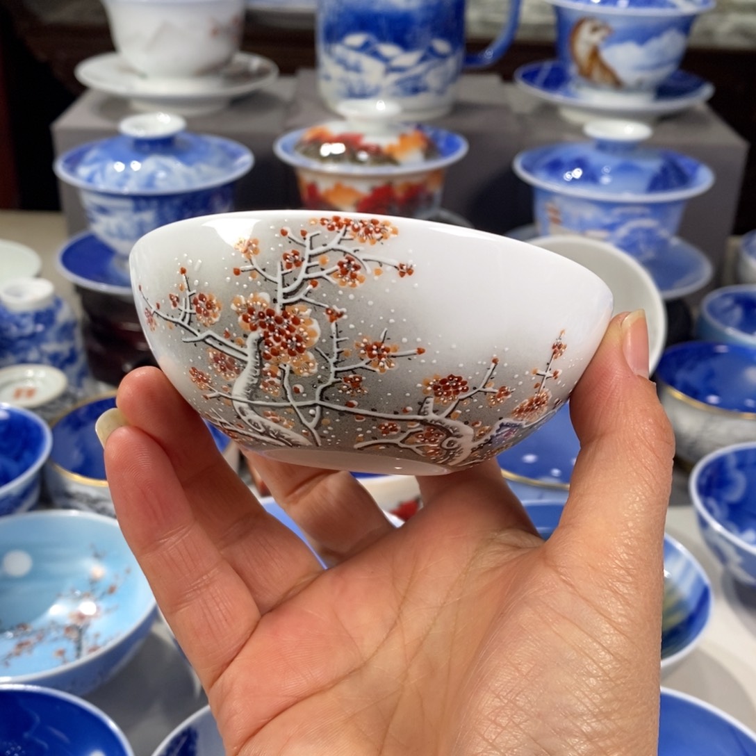 粉彩梅花主人杯杯