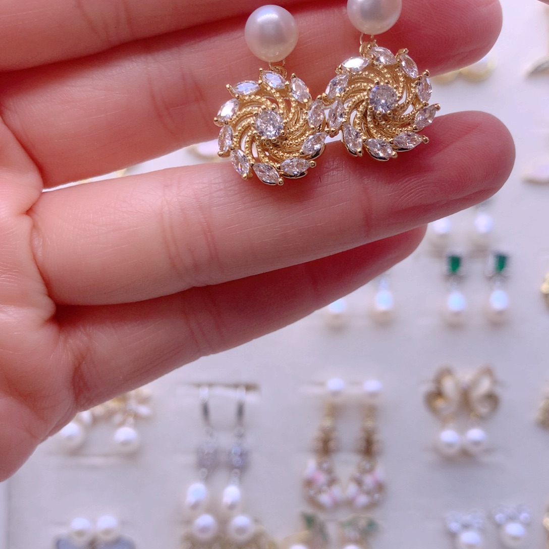 淡水珍珠合金耳饰