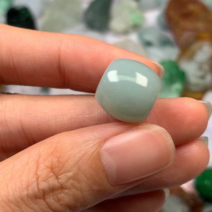 翡翠未镶嵌颈饰晓**月翡翠