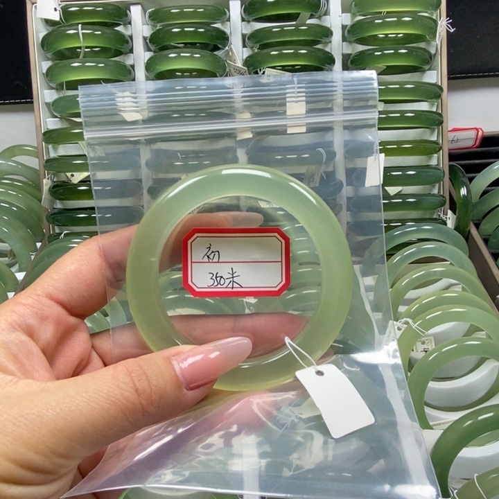 岫玉未镶嵌手镯天然岫玉手镯
