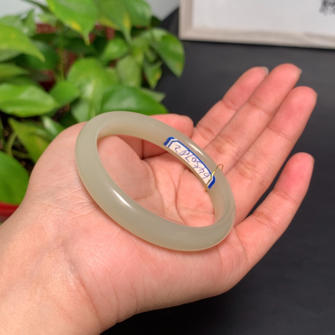 和田玉手镯未镶嵌A****青53