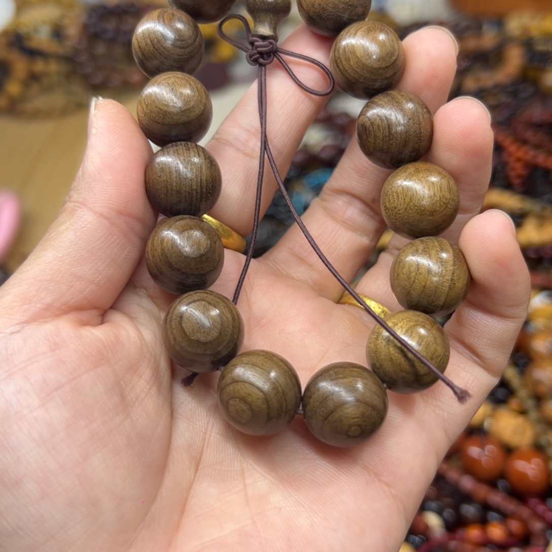 维腊木（绿檀）无事牌