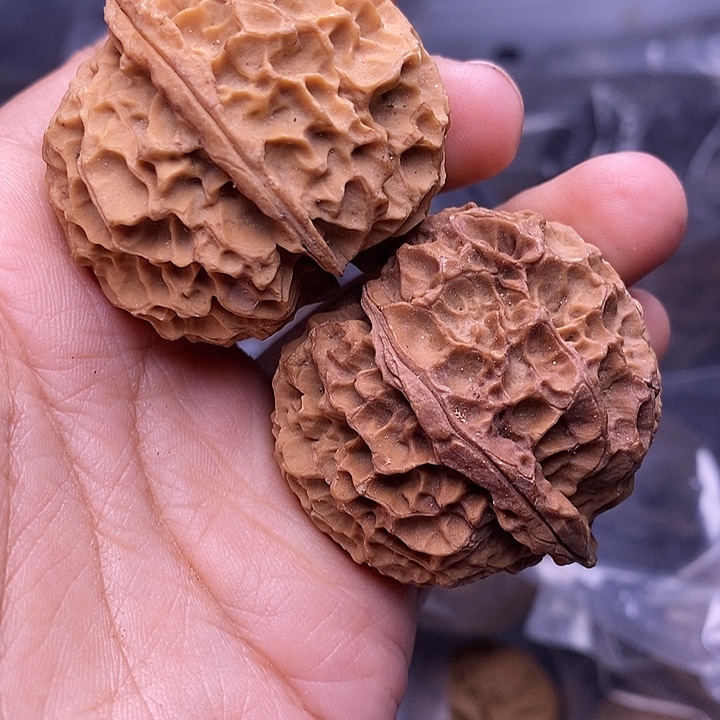 文玩核桃把件   150