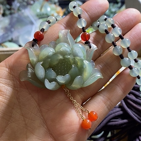 岫玉颈饰未镶嵌挂件