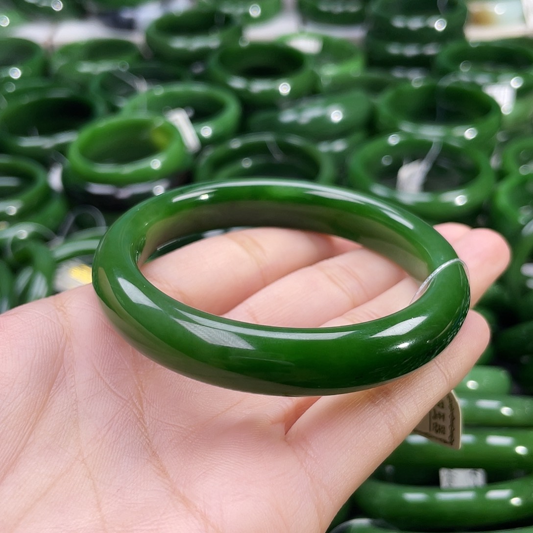 未镶嵌手镯和田玉（碧玉）