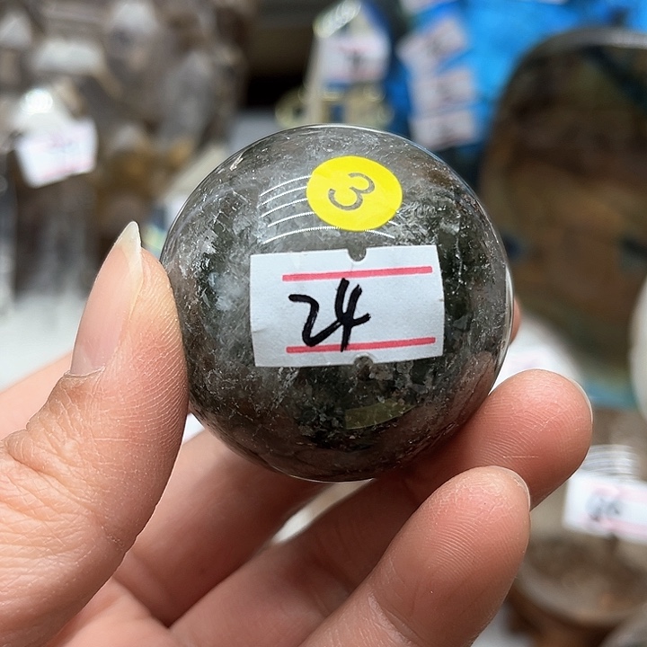 水晶117克幽灵小球未镶嵌