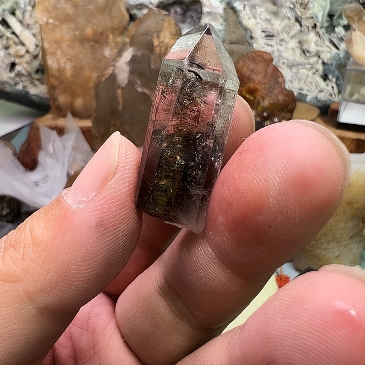 秦***㱏水晶珠宝半成品未镶嵌